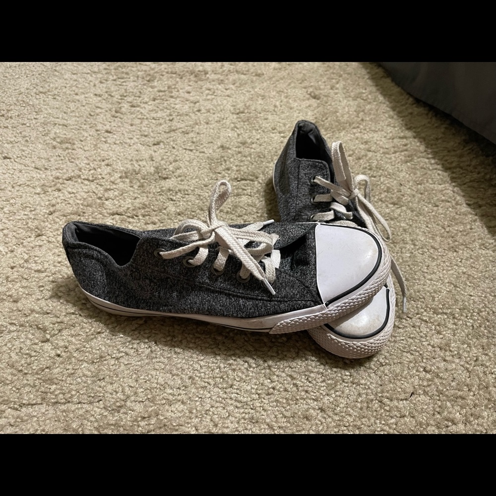 Women’s Grey airwalks size 10